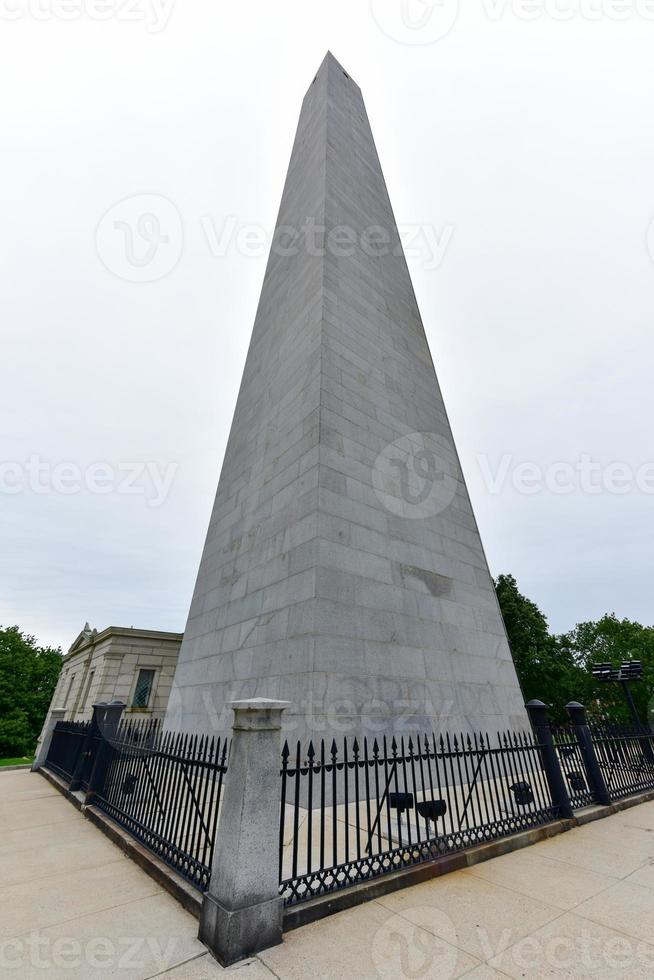 das bunkerhill-monument auf dem bunkerhill in charlestown, boston, massachusetts. foto