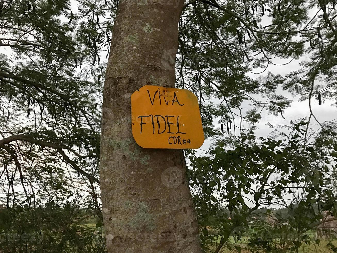 revolutionäre propaganda, cdr-zeichen, das das komitee zur verteidigung der revolution in vinales, kuba darstellt. foto