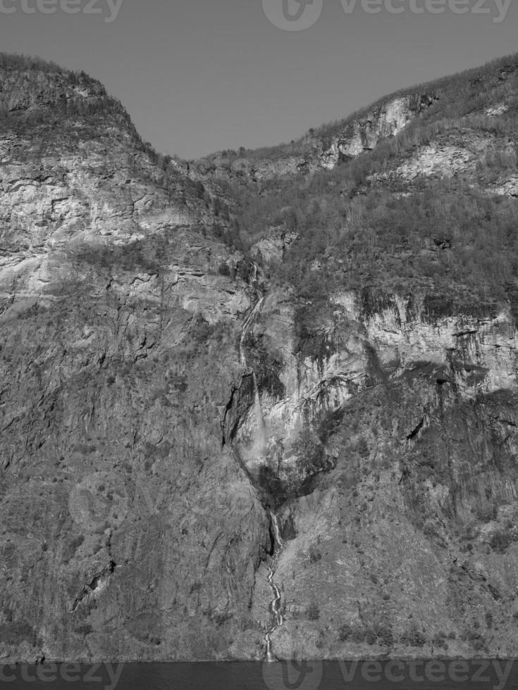 Flam und der Aurlandsfjord in Norwegen foto