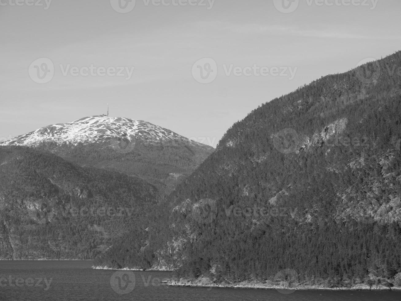 Flam und der Aurlandsfjord in Norwegen foto