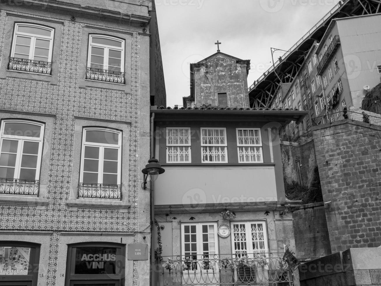 die stadt porto am fluss duero foto