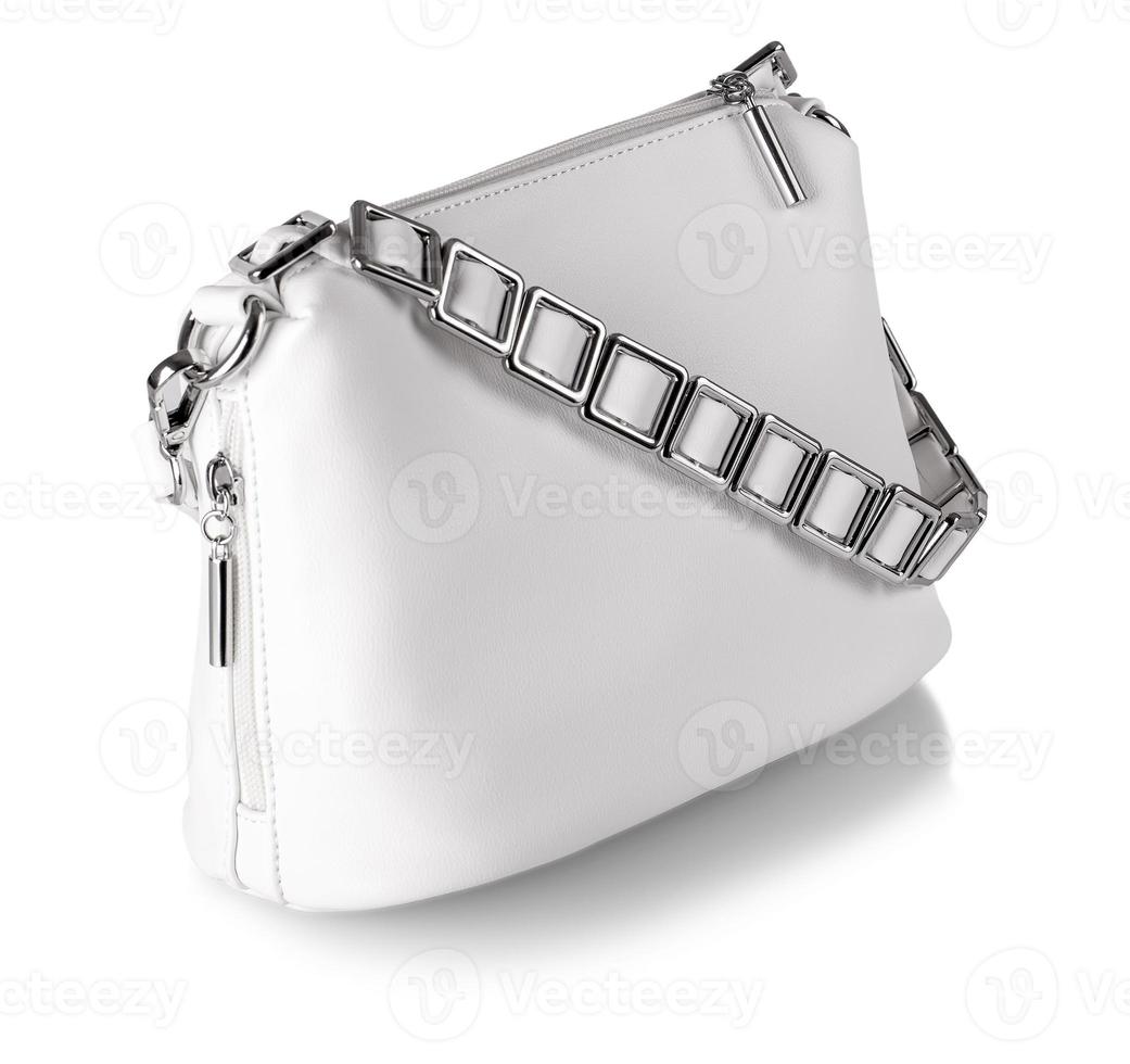 weiße moderne Damenhandtasche isoliert auf weißem Hintergrund foto