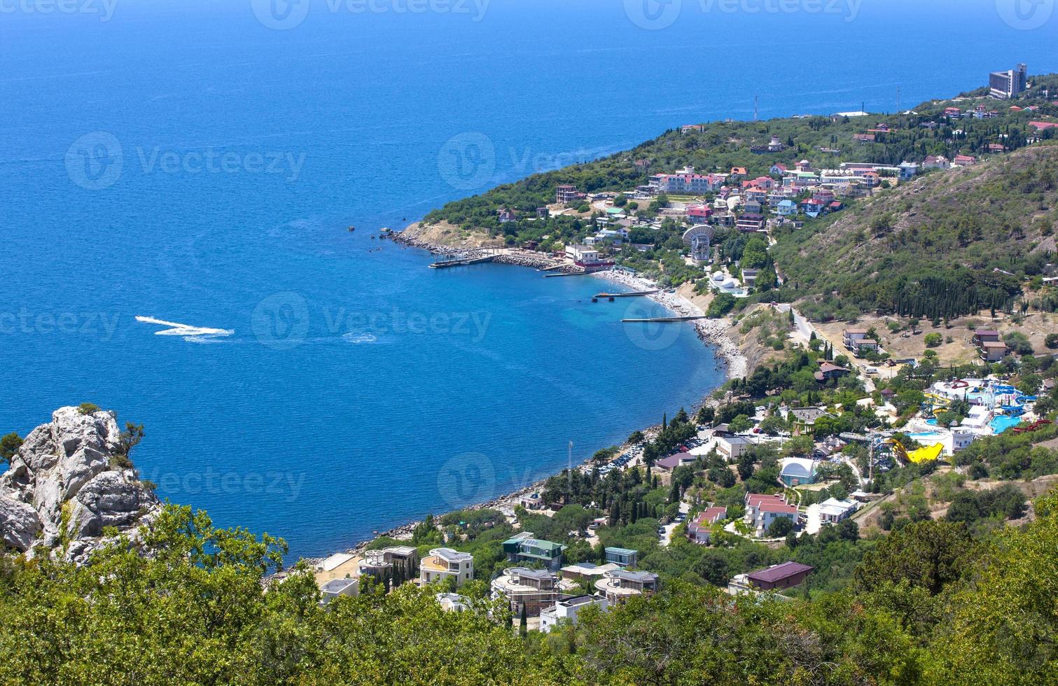 Panoramablick vom Berg Ai-Petri bis zum Schwarzen Meer foto