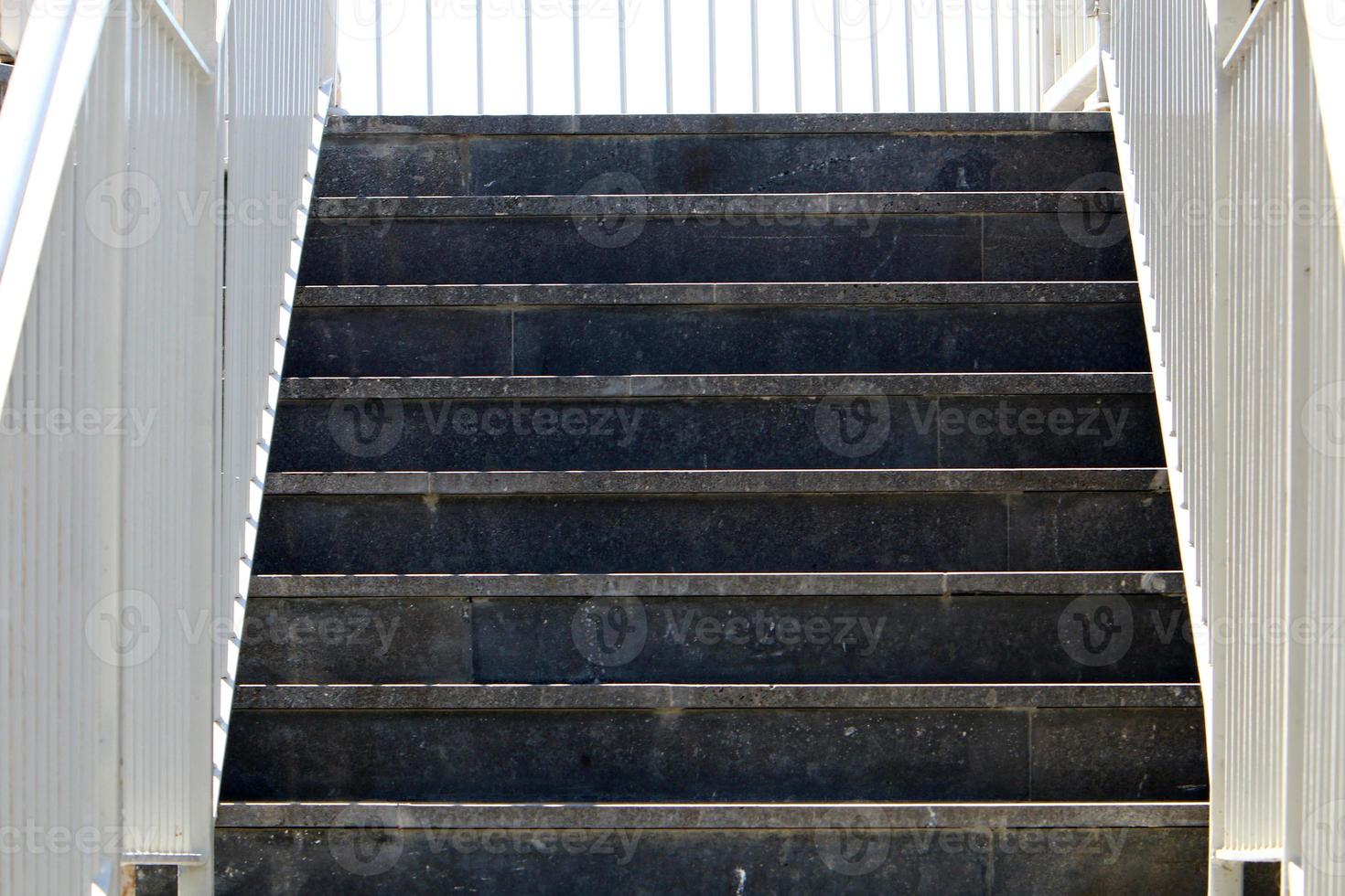 Treppe zum Auf- und Absteigen. foto