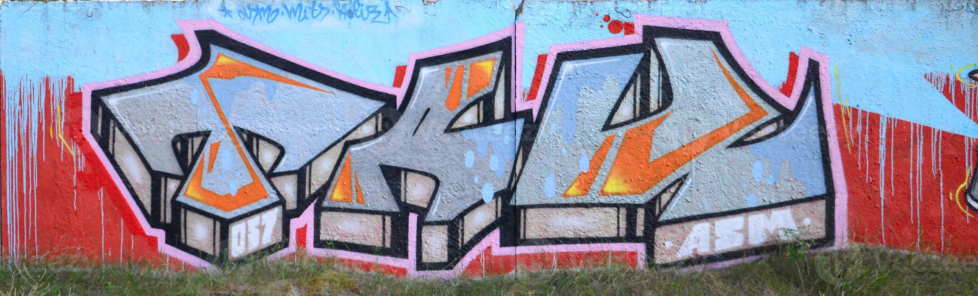 vollständiges und vollendetes Graffiti-Kunstwerk. Die alte Wand ist mit Farbflecken im Stil der Straßenkunstkultur dekoriert. farbige Hintergrundtextur foto