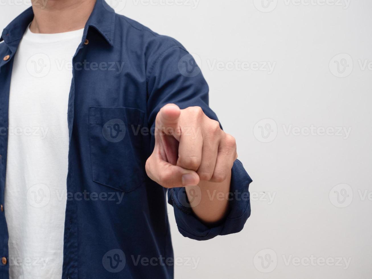 Nahaufnahme Mann zeigt mit dem Finger auf Sie Studioaufnahme Kopierraum foto