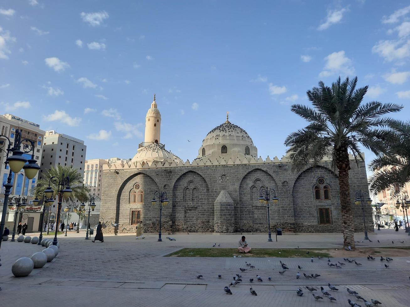 medina, saudi-arabien, dezember 2022 - schöne tagesansicht der al-ghamama-moschee in medina. foto