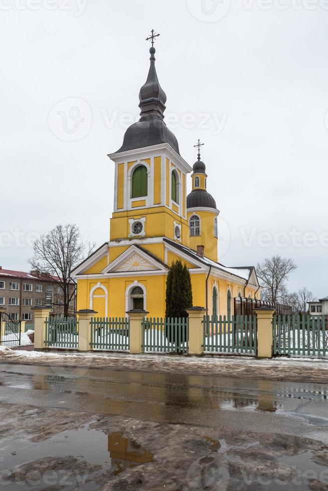 Gelbe lutherische Kirche in Estland foto