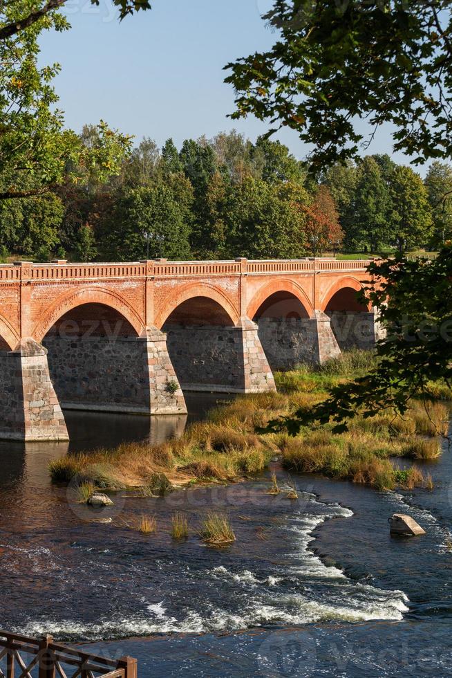 stadt kuldiga und ventas-wasserfall foto