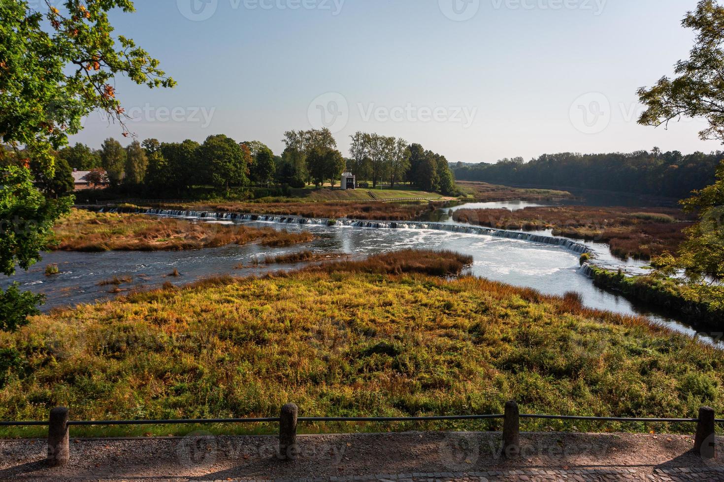 stadt kuldiga und ventas-wasserfall foto