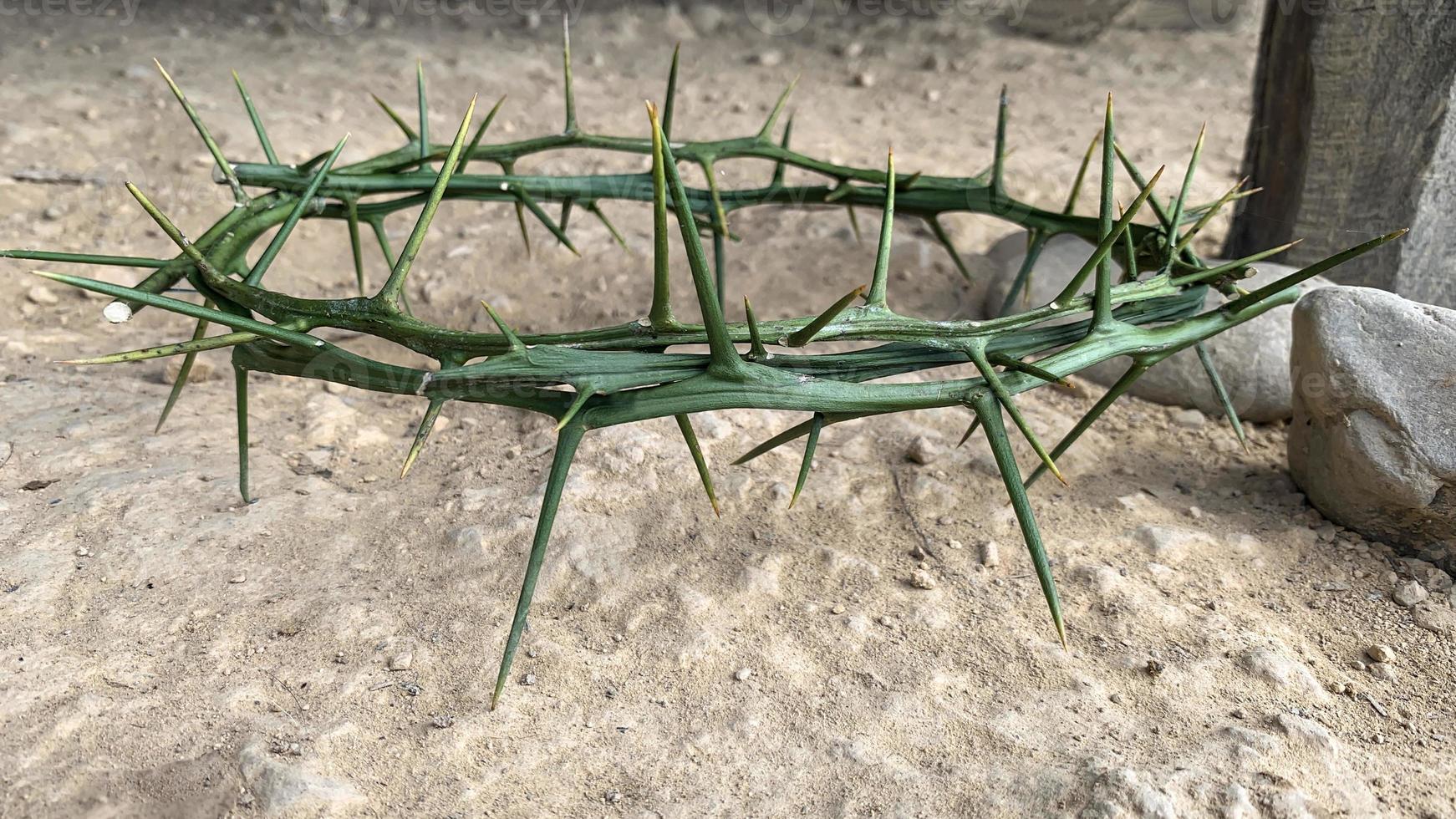 Dornenkrone mit anpassbarem Platz für die und christlichen Zitate. christentum konzept. foto