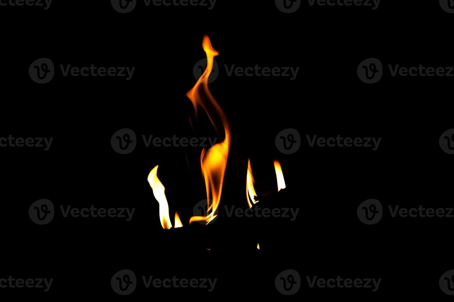 Feuer Flamme Textur. Brennmaterial Hintergrund. Brenneffektmuster. Flammen- und Fackeltapete. Hitze und Dunst Kulisse. foto