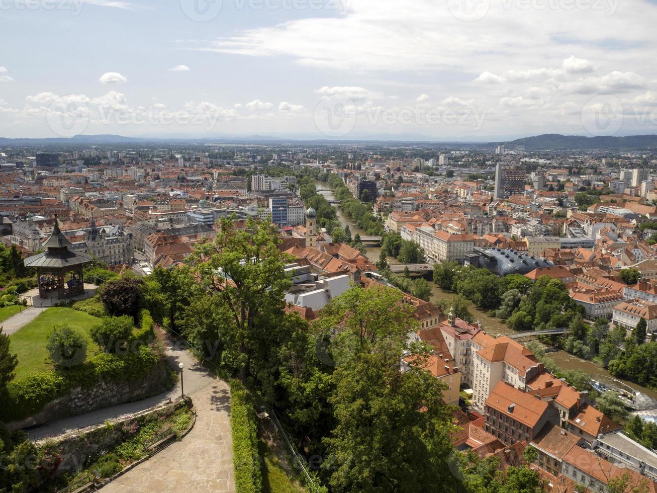 graz österreich luftpanorama vom uhrturm foto