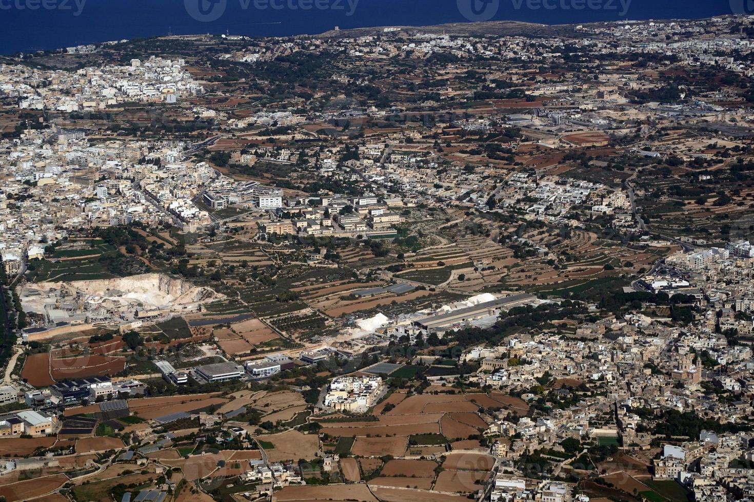 malta luftlandschaft vom flugzeug foto