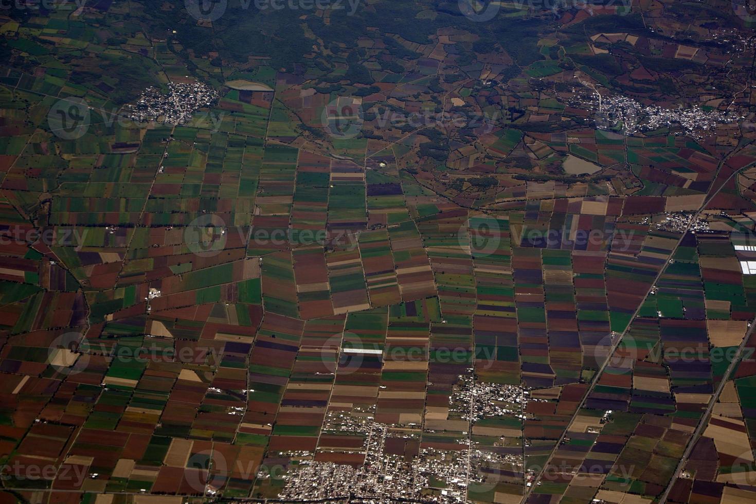 bewirtschaftete felder in der nähe von leon guanajuato luftpanorama landschaft aus dem flugzeug foto