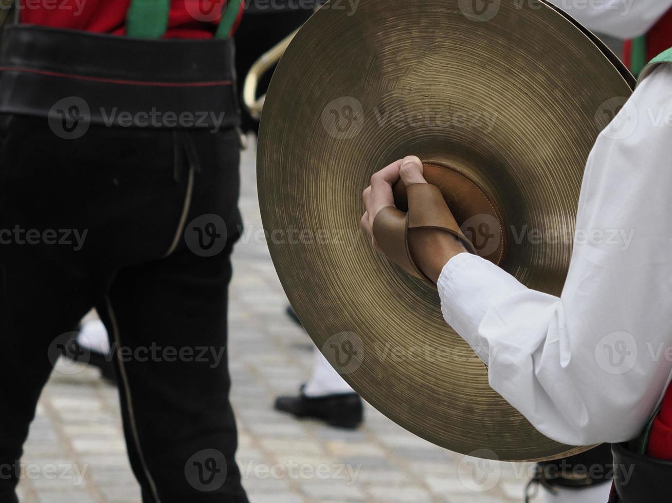 hände spielen musik becken detail foto