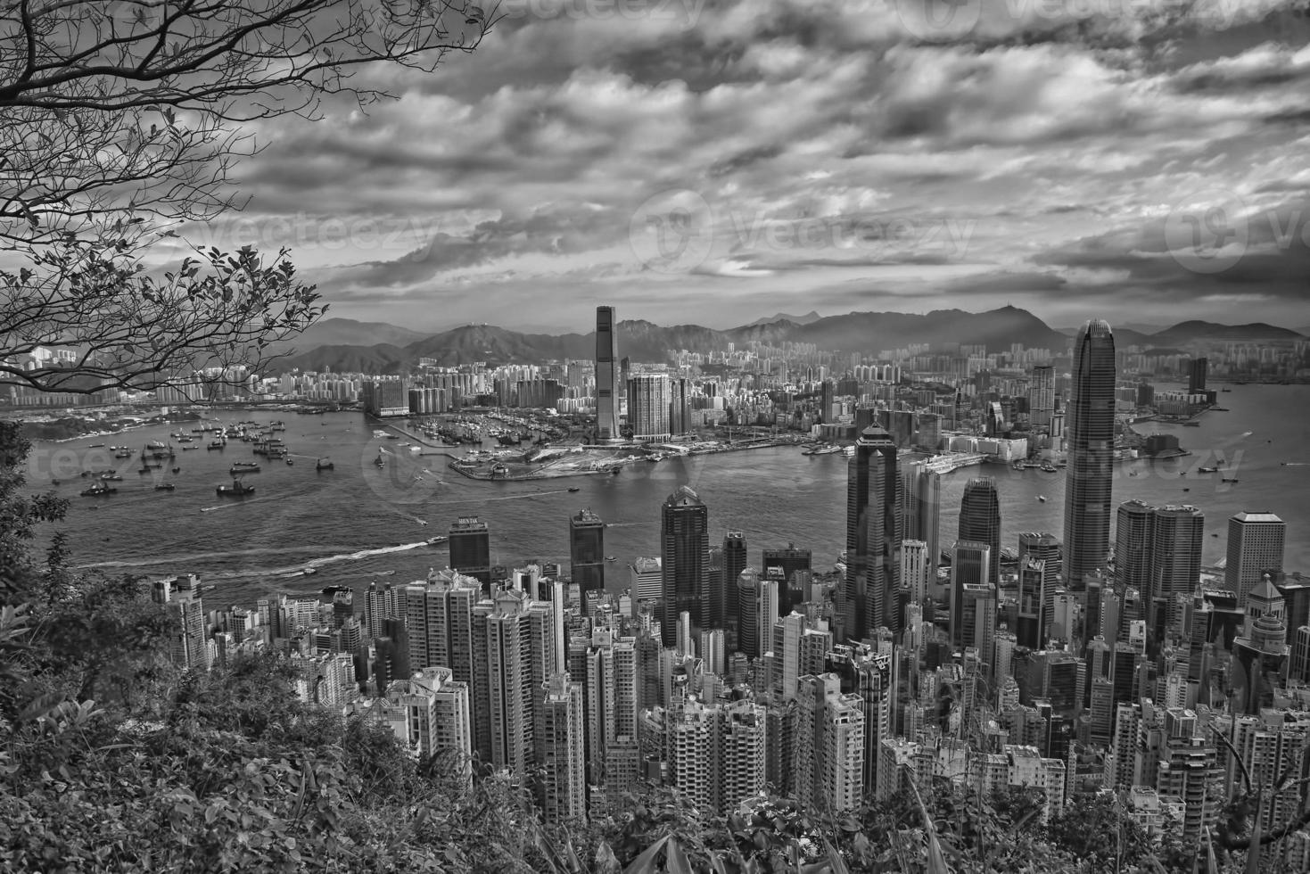 hong kong blick auf das stadtbild in schwarz und weiß foto