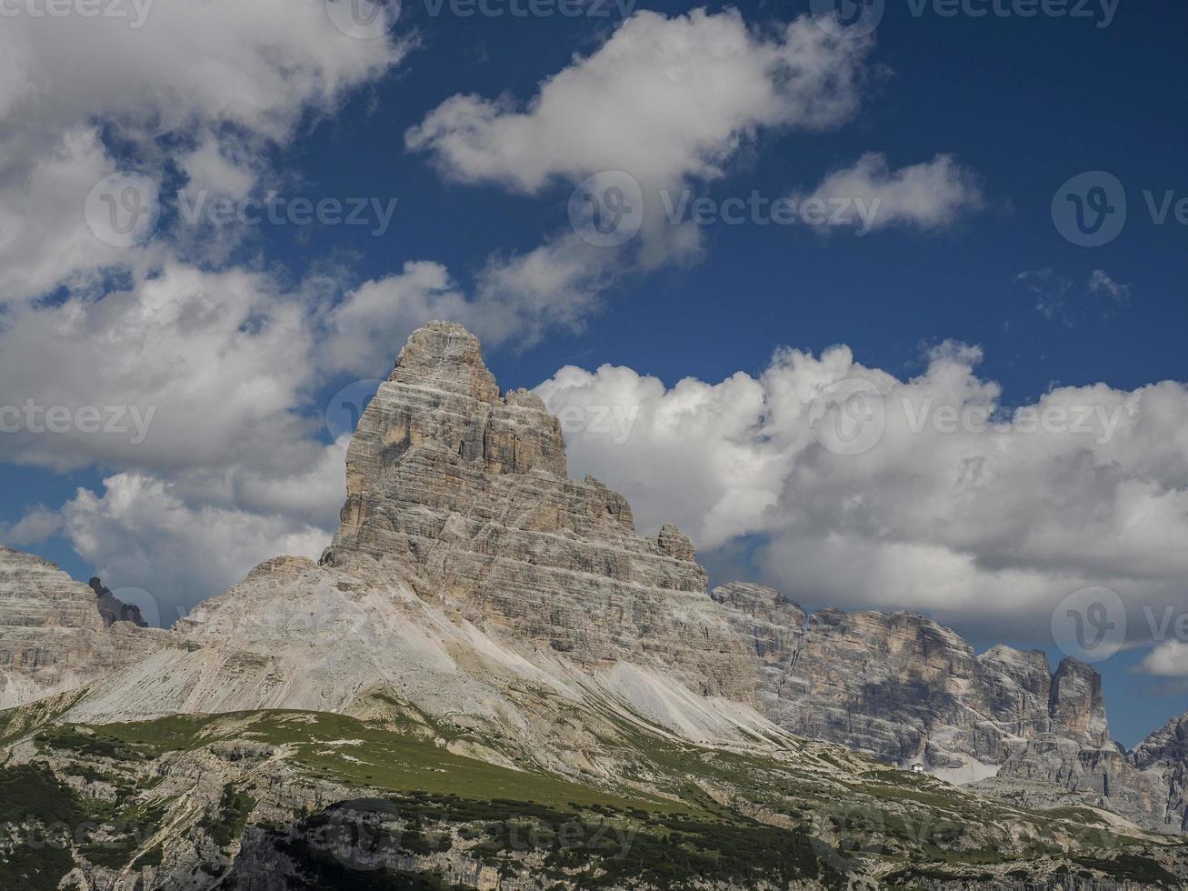 ww1 gräben am monte piana 2.324 meter hoher berg in den sextener dolomiten an der grenze zu italien und österreich. foto