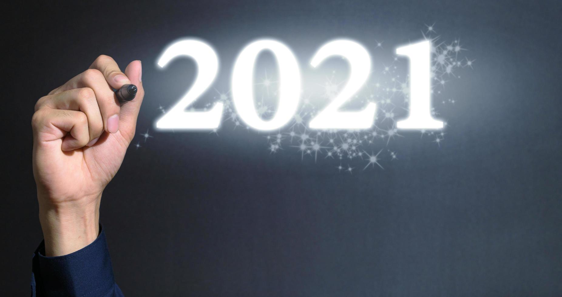 menschliche Hand und Inschrift 2021 foto