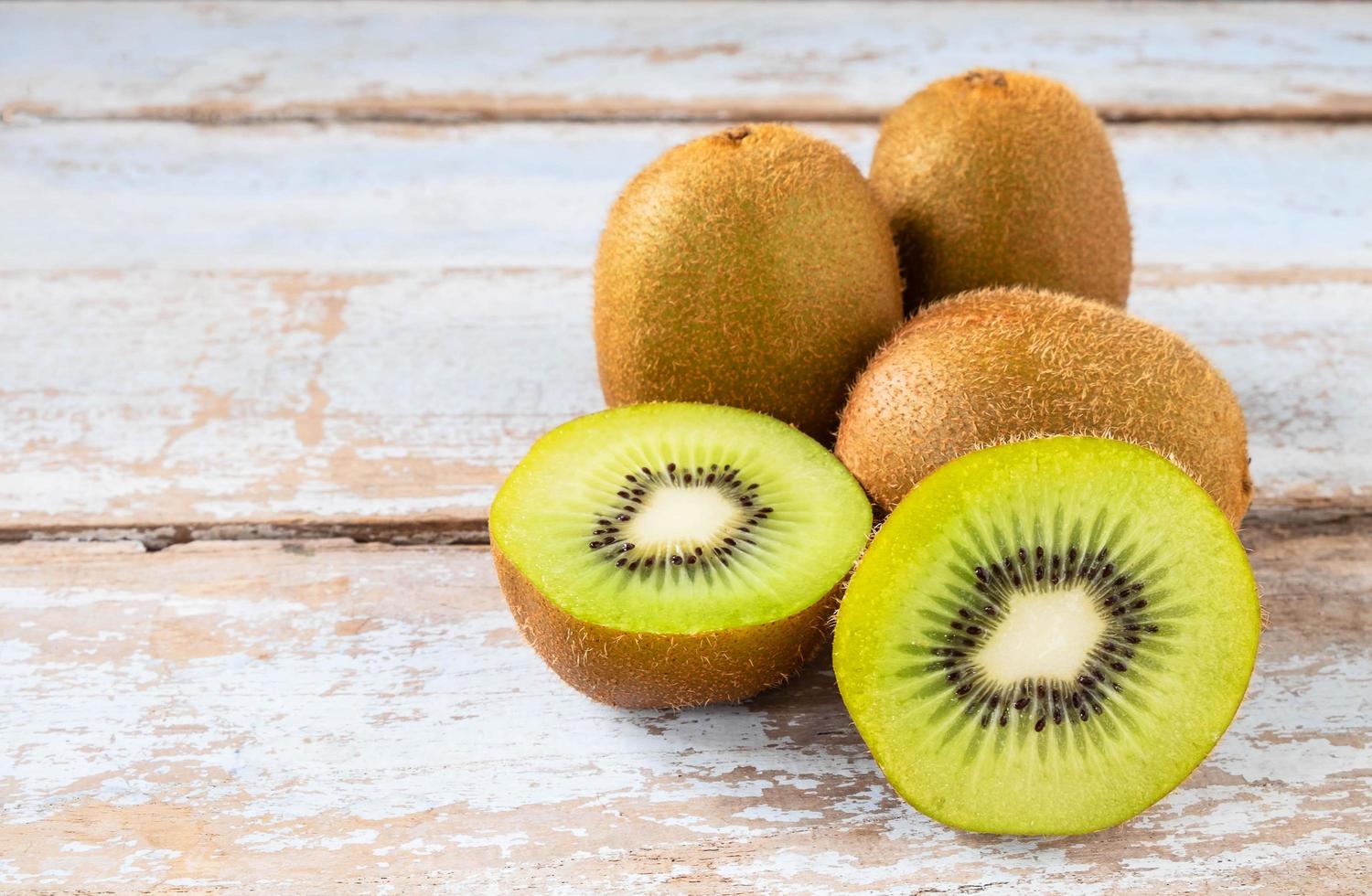 Kiwi halbiert foto