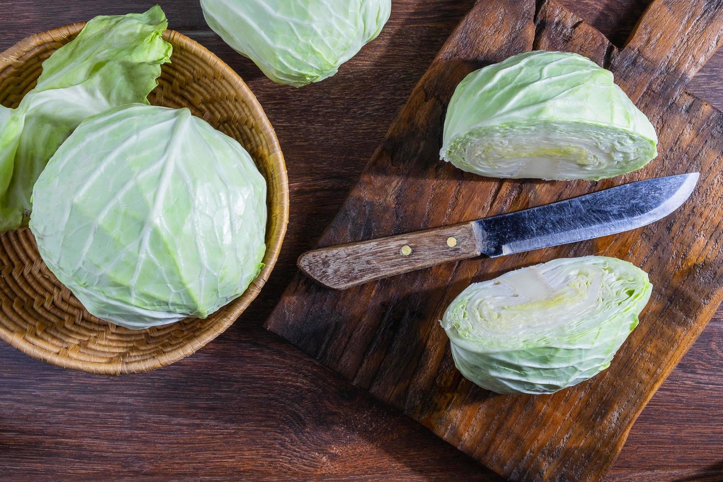 Bereiten Sie den Kohl zum Kochen vor foto