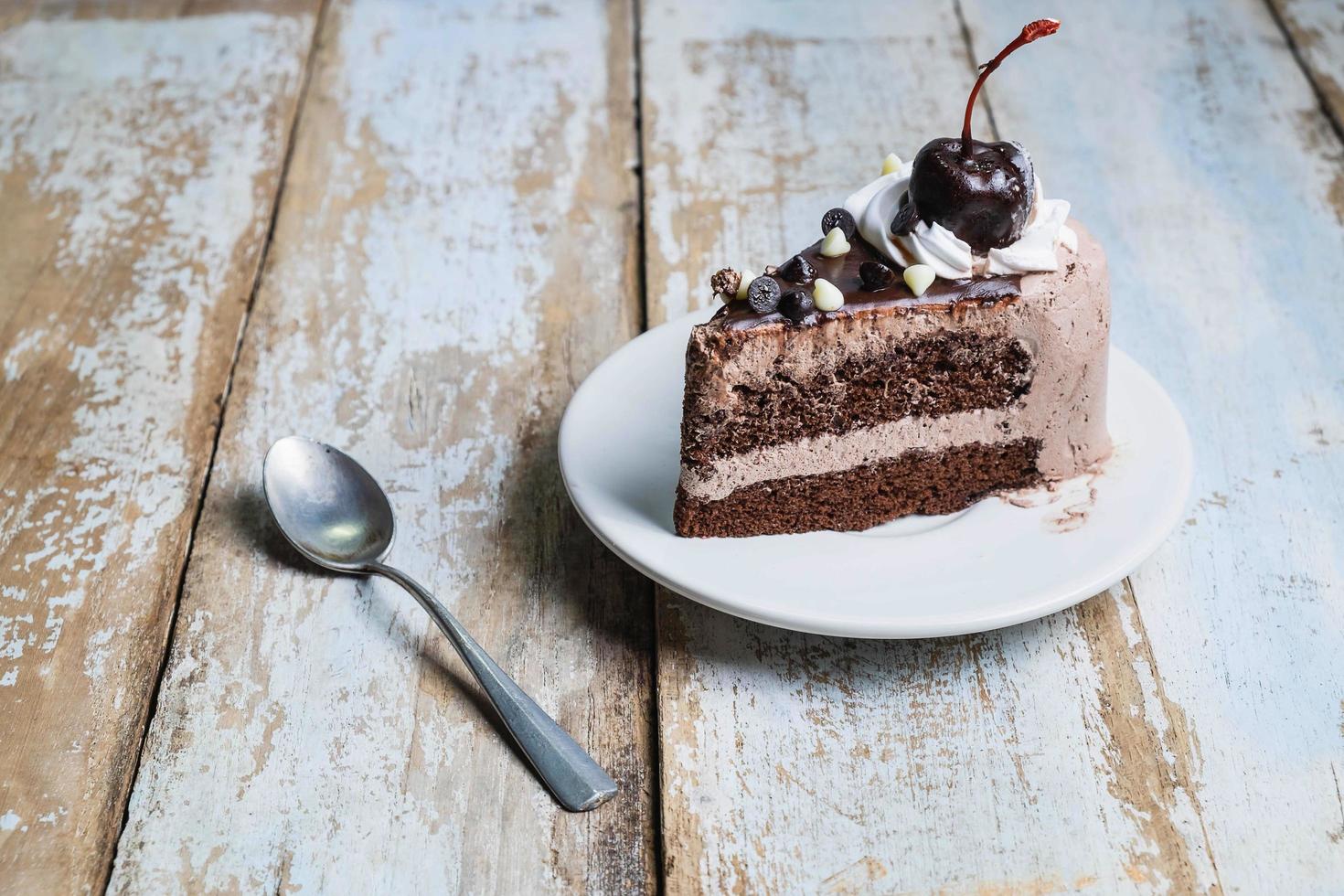 Stück Schokoladenkuchen foto