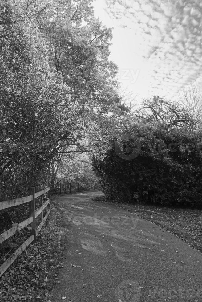 Luftaufnahme der britischen Landschaft in klassischem Schwarz und Weiß foto