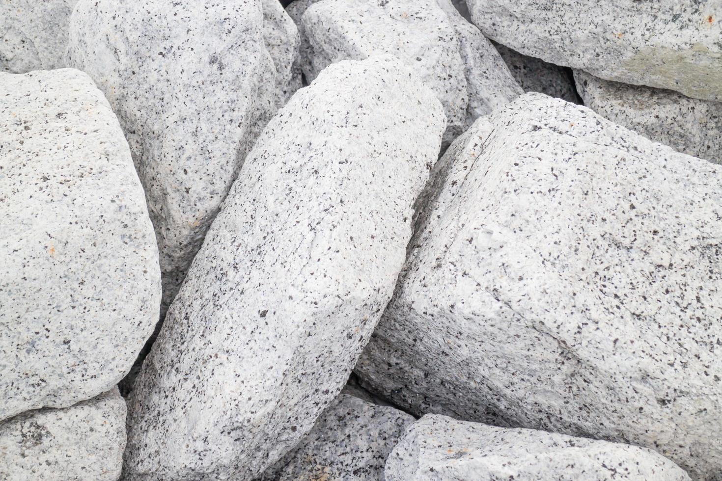 graue Felsen draußen foto