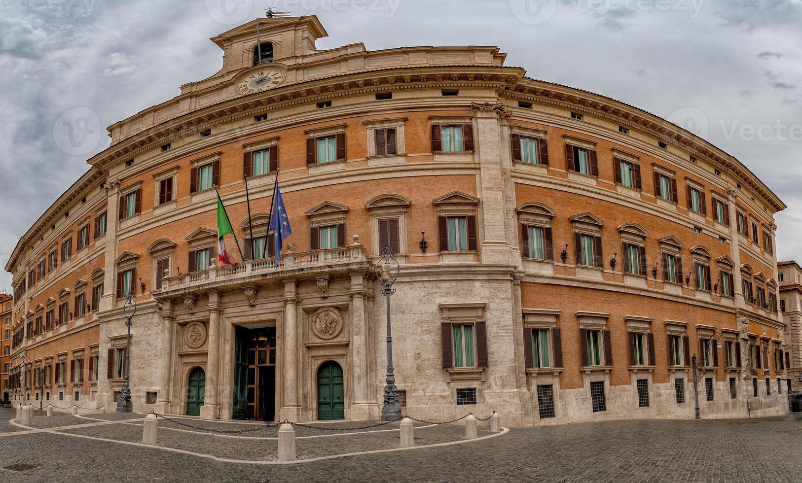 montecitorio-palastplatz und obeliskansicht foto