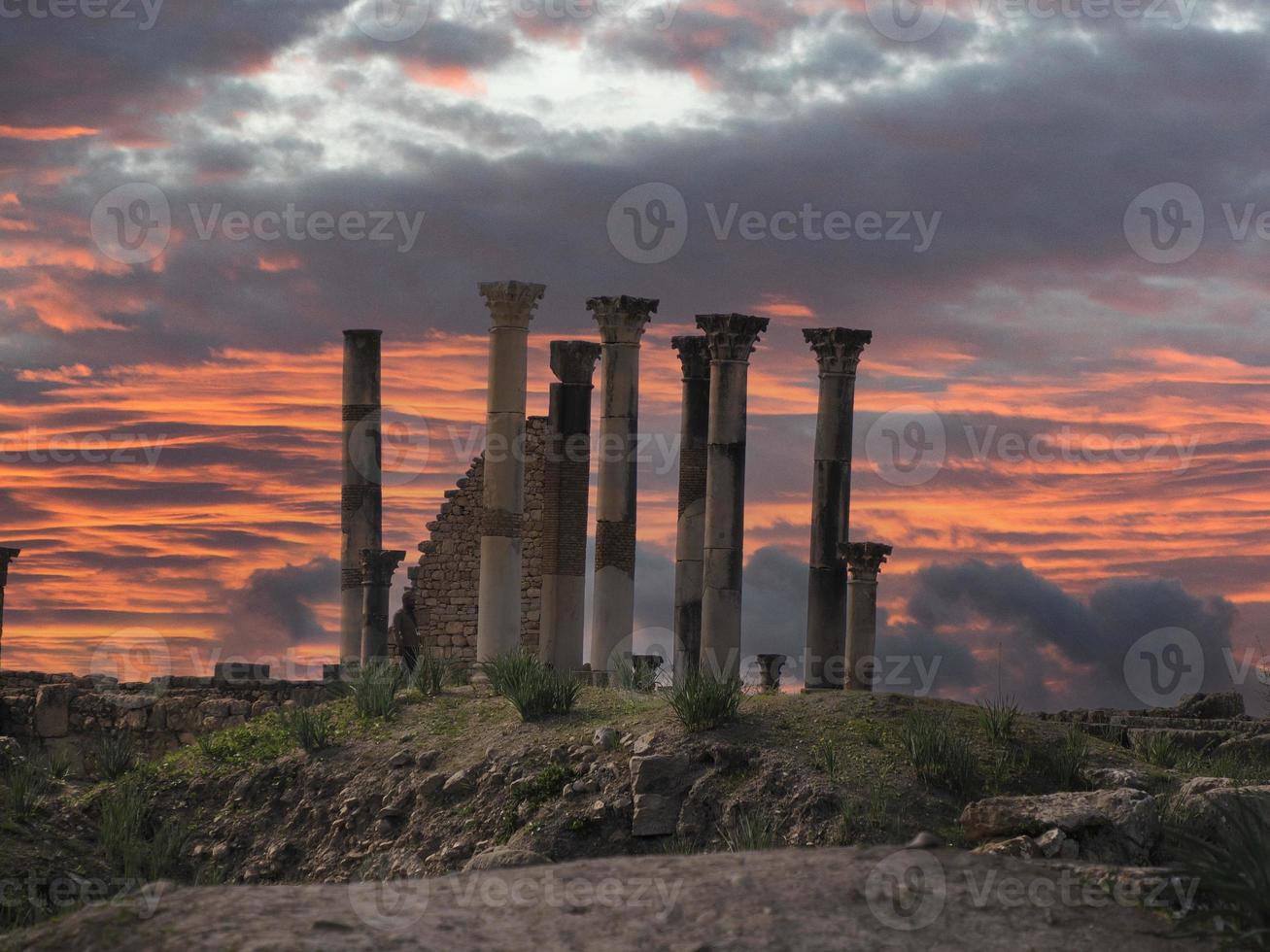 volubilis römische ruinen in marokko – am besten erhaltene römische ruinen zwischen den kaiserstädten fez und meknès foto