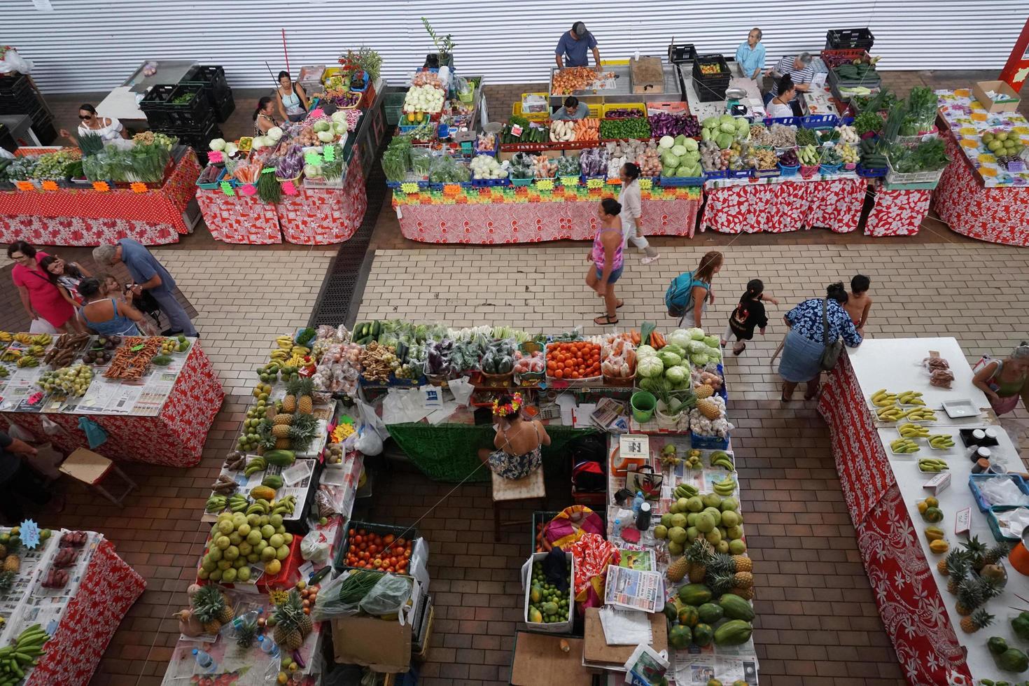 tahiti, französisch-polynesien - 4. august 2018 - papetee traditioneller markt foto