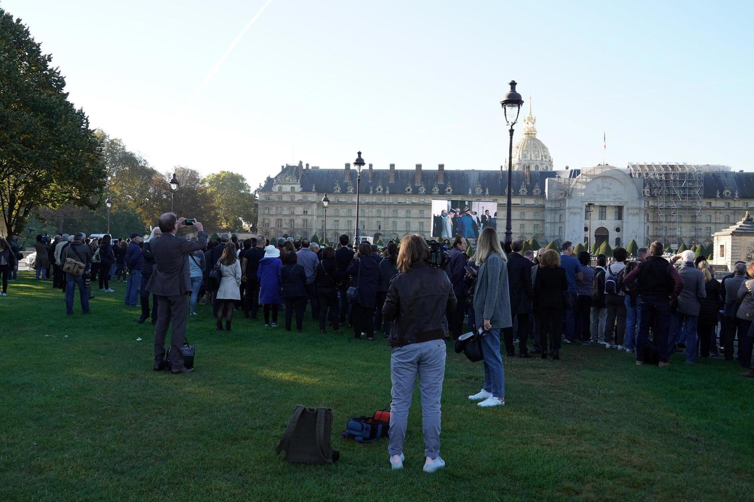 paris, frankreich - 5. oktober 2018 - paris feiert die beerdigung von charles aznavour foto