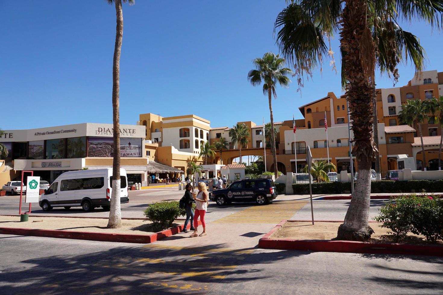 cabo san lucas, mexiko - 25. januar 2018 - pazifische küstenstadt ist voller touristen foto