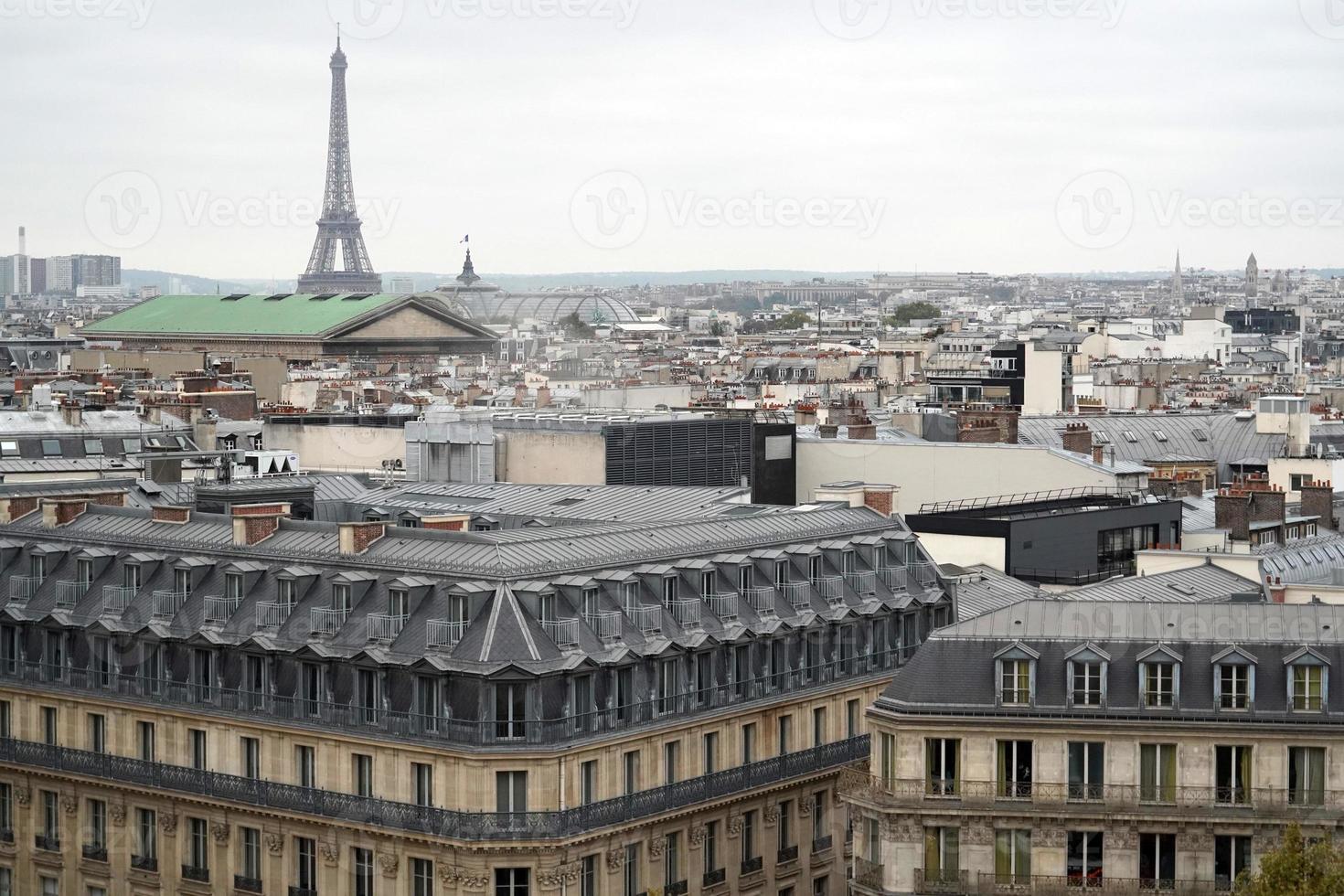 paris dächer schornstein und gebäude cityview foto