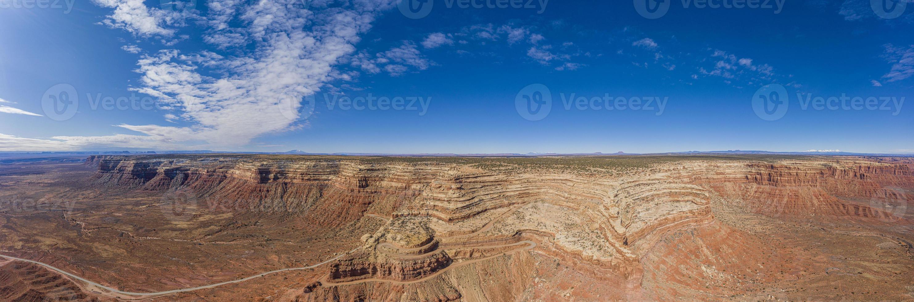 Blick auf Moki Dugway in der Nähe von Monument Valley in Utah im Winter foto