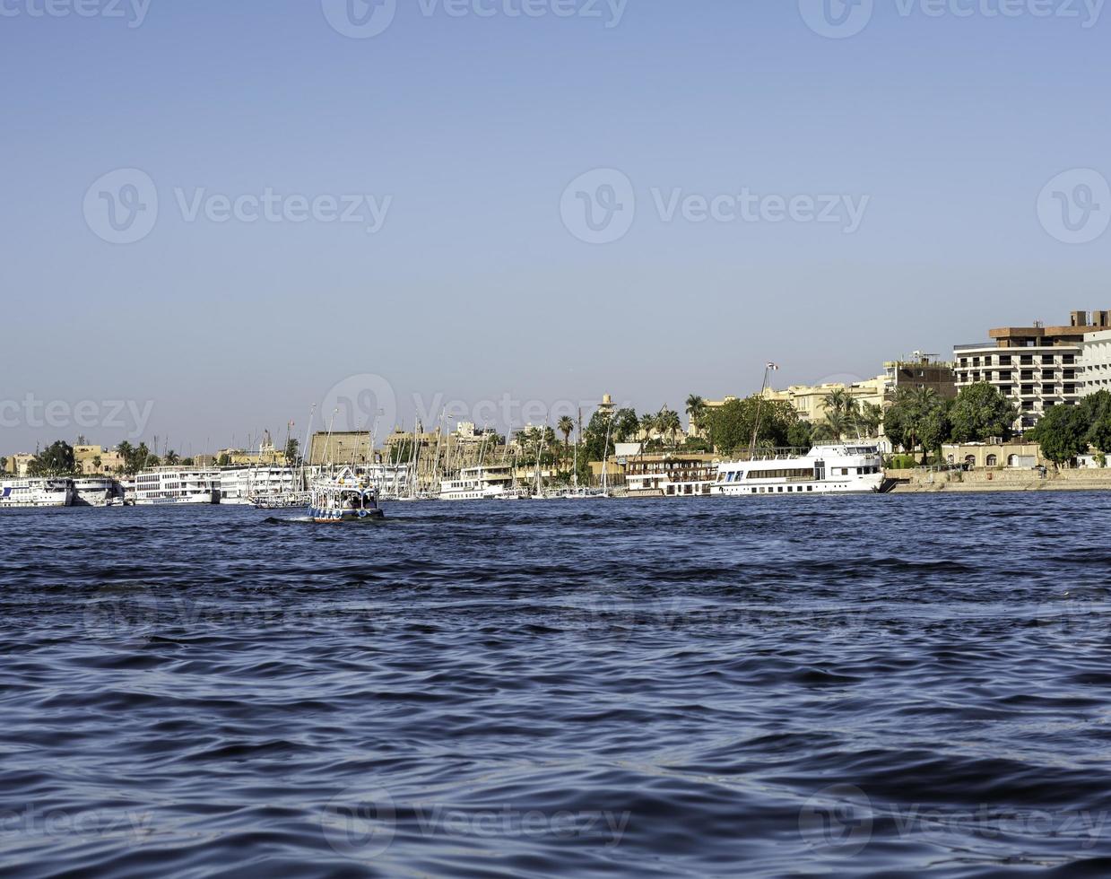 Bootsfahrt auf dem Roten Meer in Ägypten foto