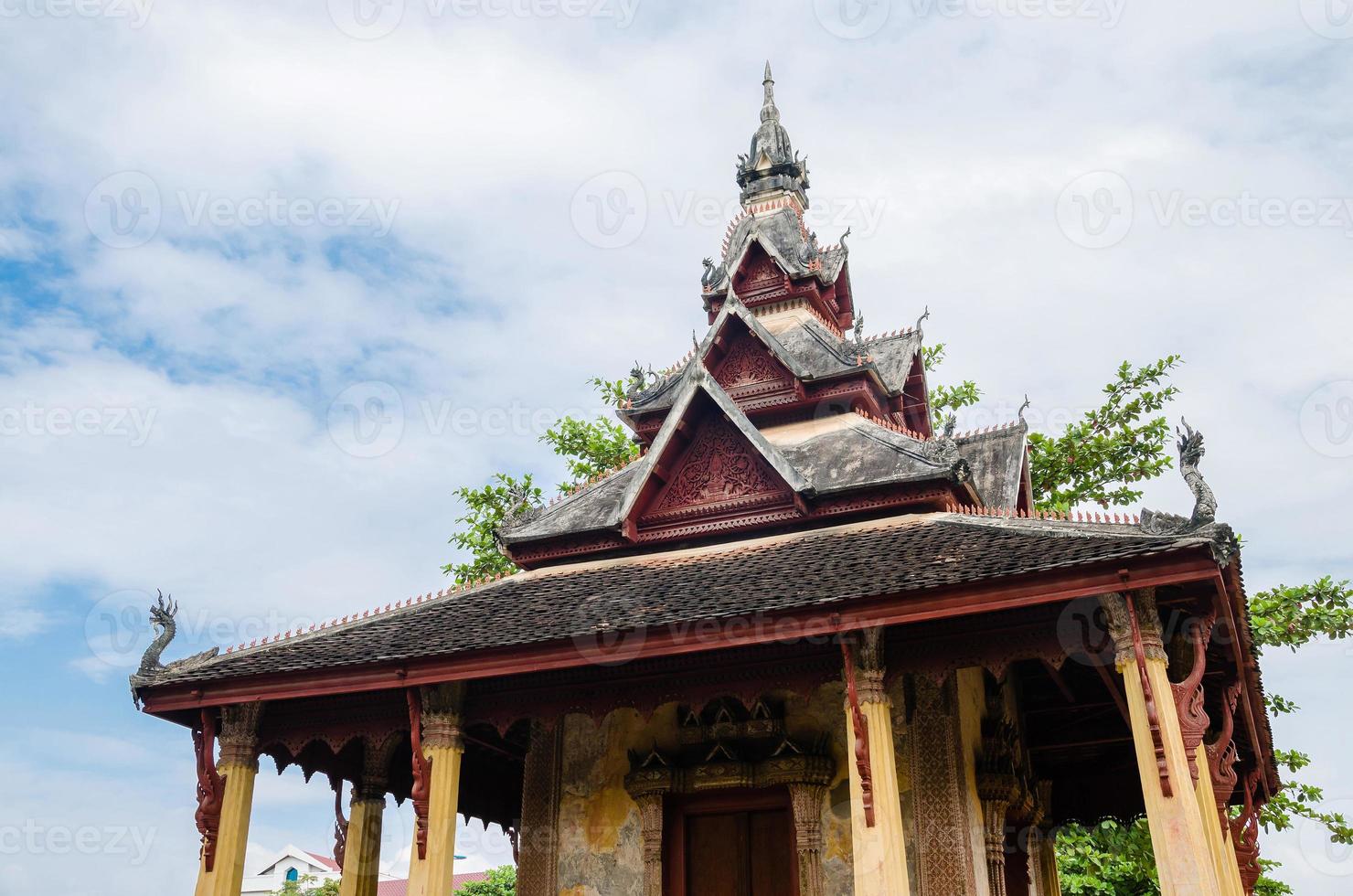 Antiker Pavillon des Klosters Wat Sisaket in der Stadt Vientiane in Laos foto