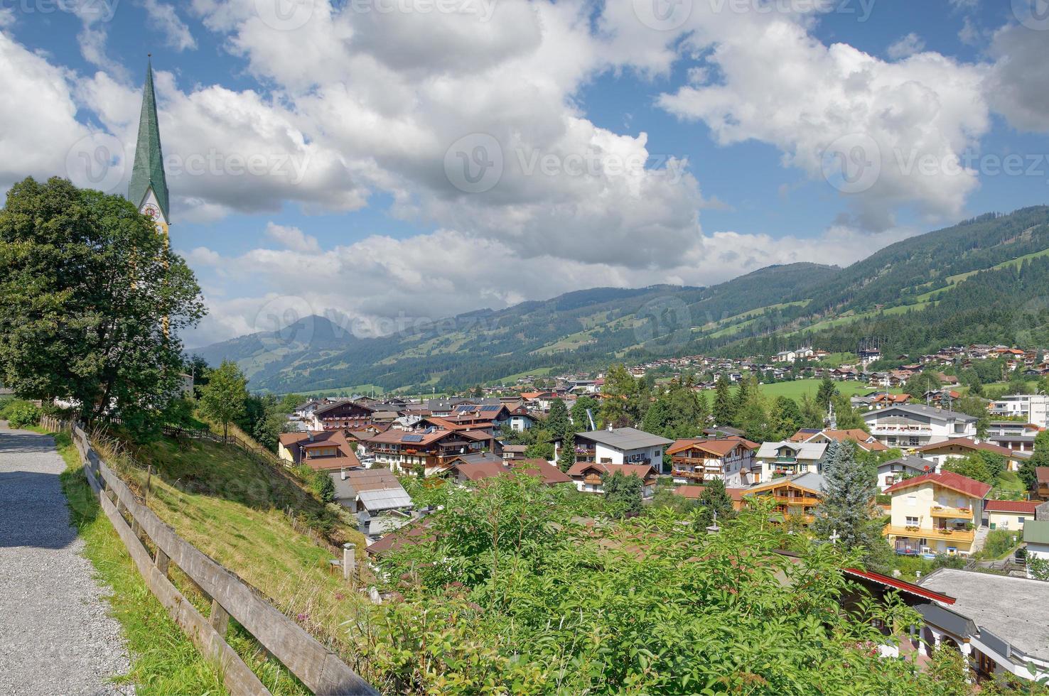 Dorf Kirchberg in Tirol, Österreich foto