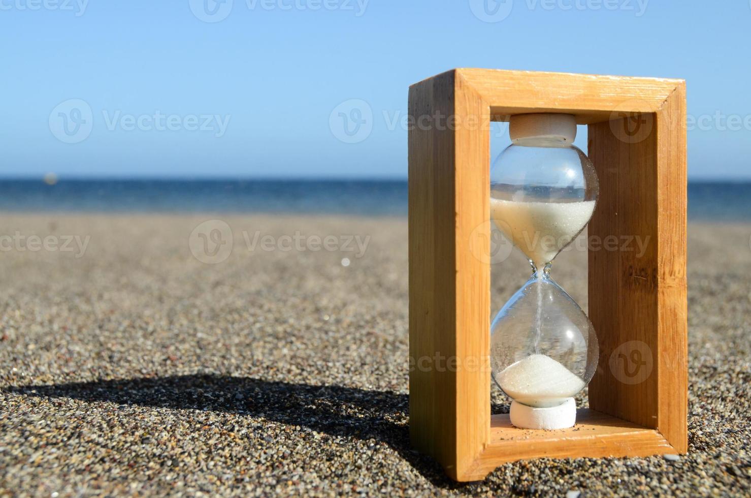 Sanduhr auf dem Boden foto