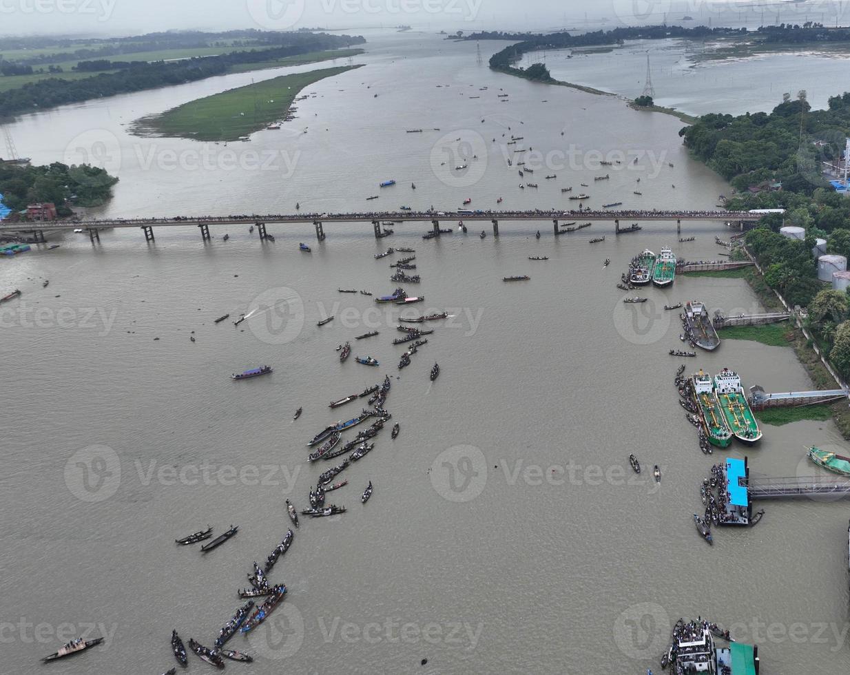 Traditionelles Bootsrennen in Bangladesch foto