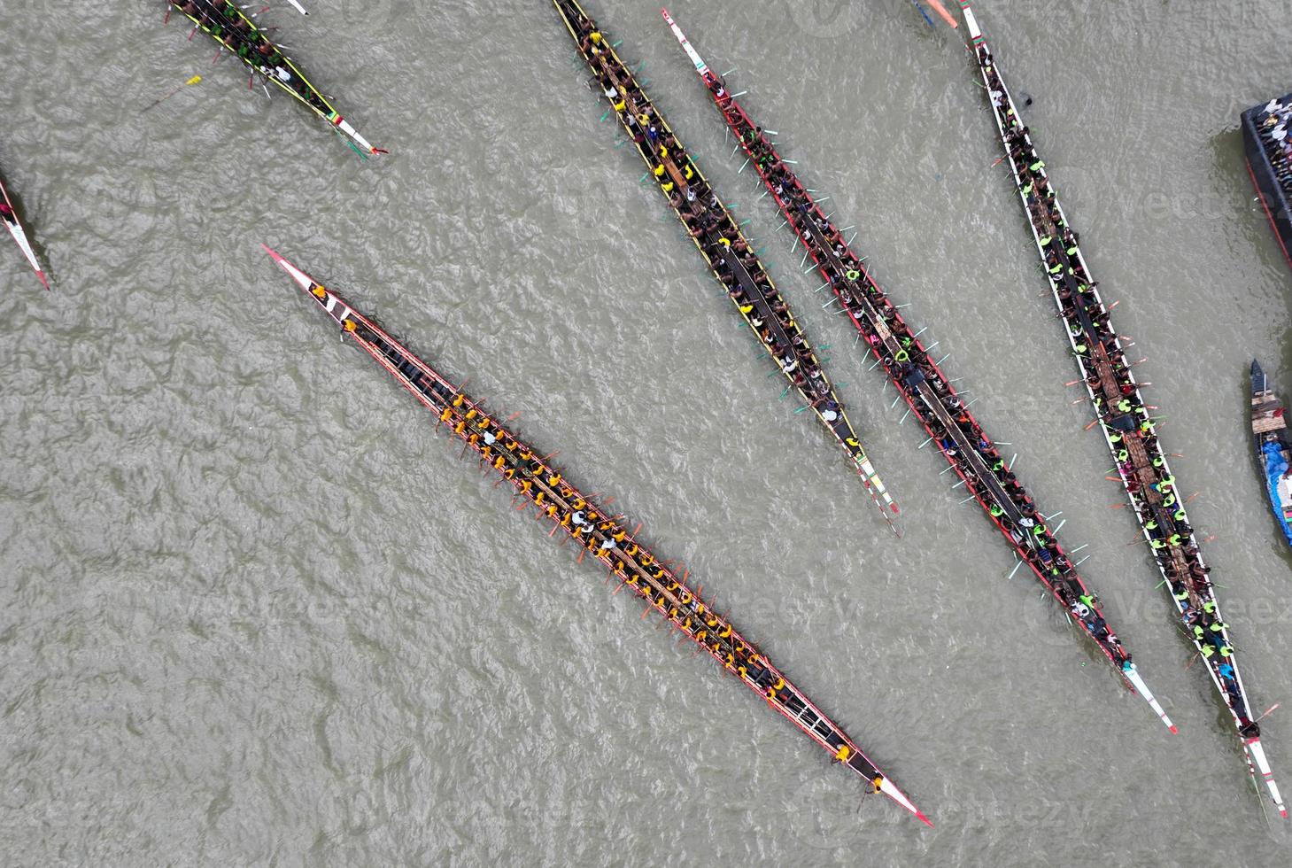 Traditionelles Bootsrennen in Bangladesch foto