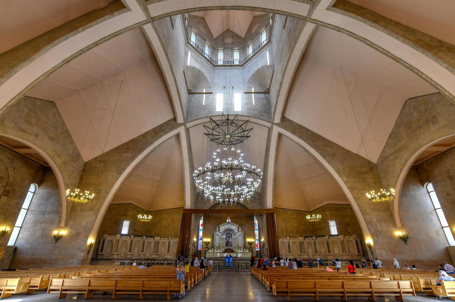 eriwan armenien 7. juli 2018 thesaint gregory the illuminator kathedrale auch bekannt als die kathedrale von eriwan ist derzeit die größte kathedrale der armenischen apostolischen kirche der welt foto
