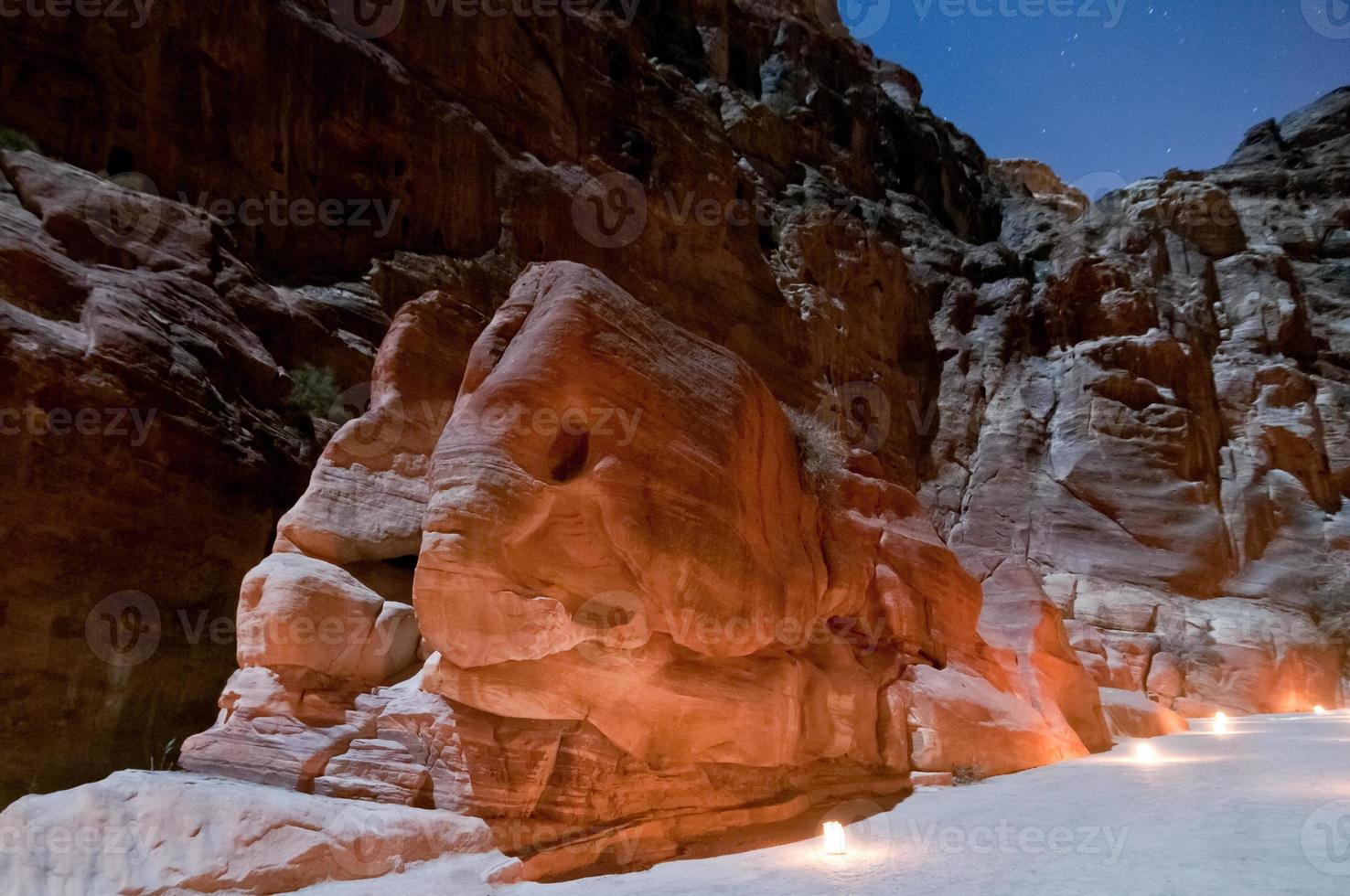 Petra in der Nacht foto