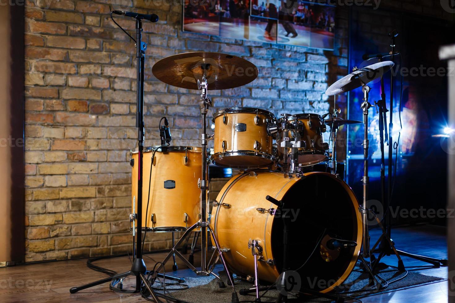 Schlagzeug auf der Bühne foto