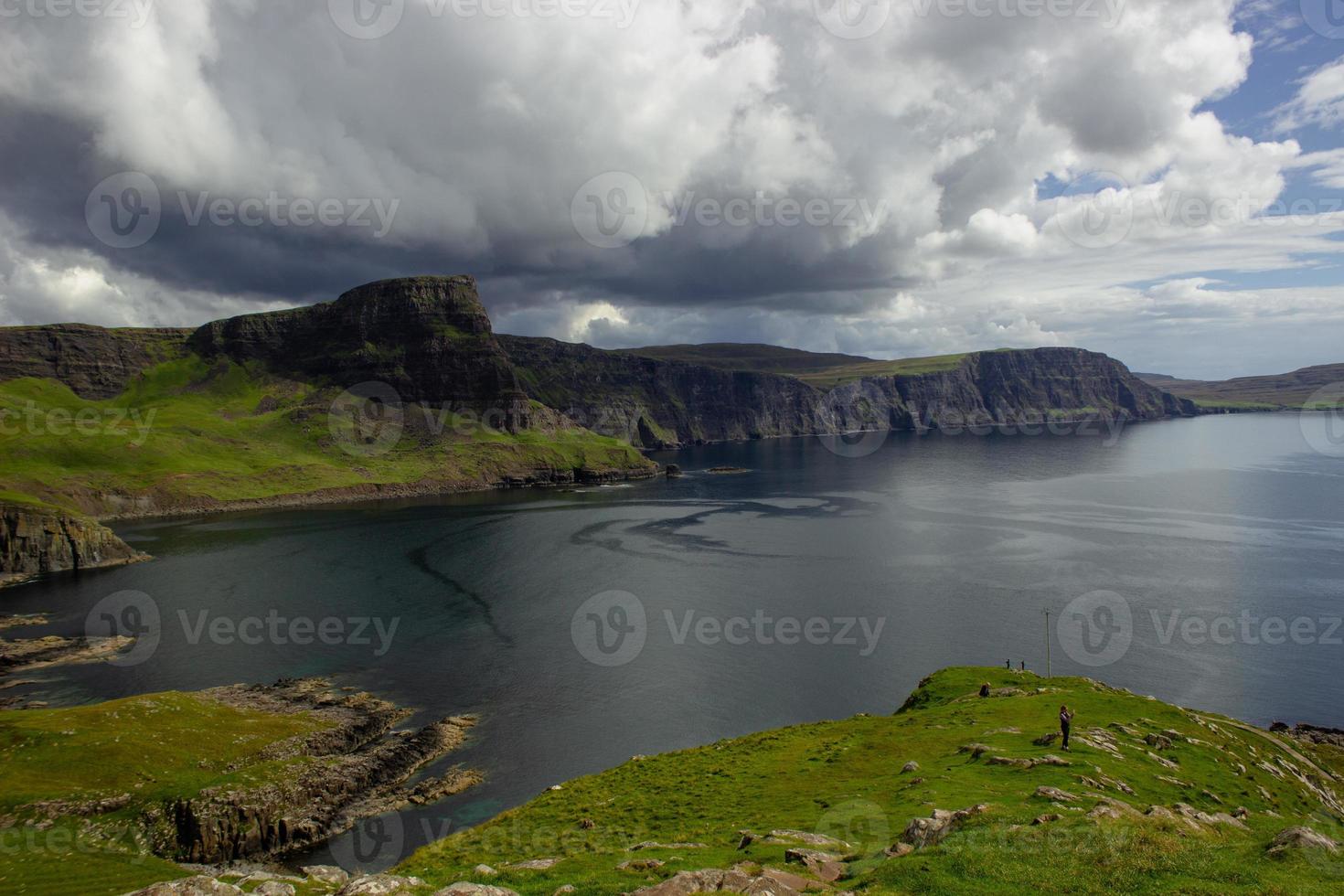 Ozeanküste am Leuchtturm Neist Point, Schottland foto