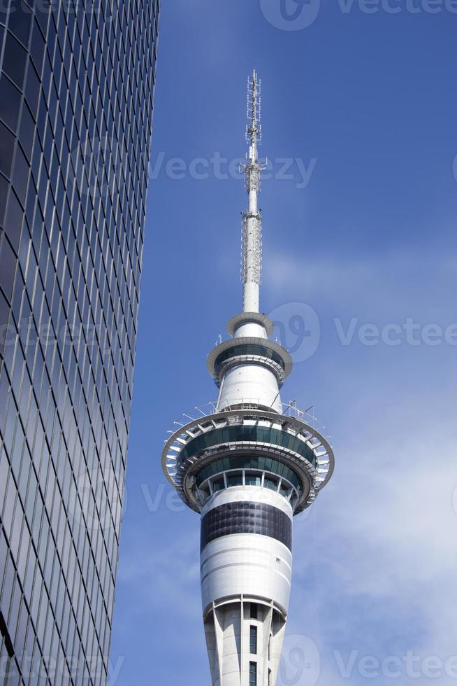 futuristische architektur der innenstadt von auckland foto