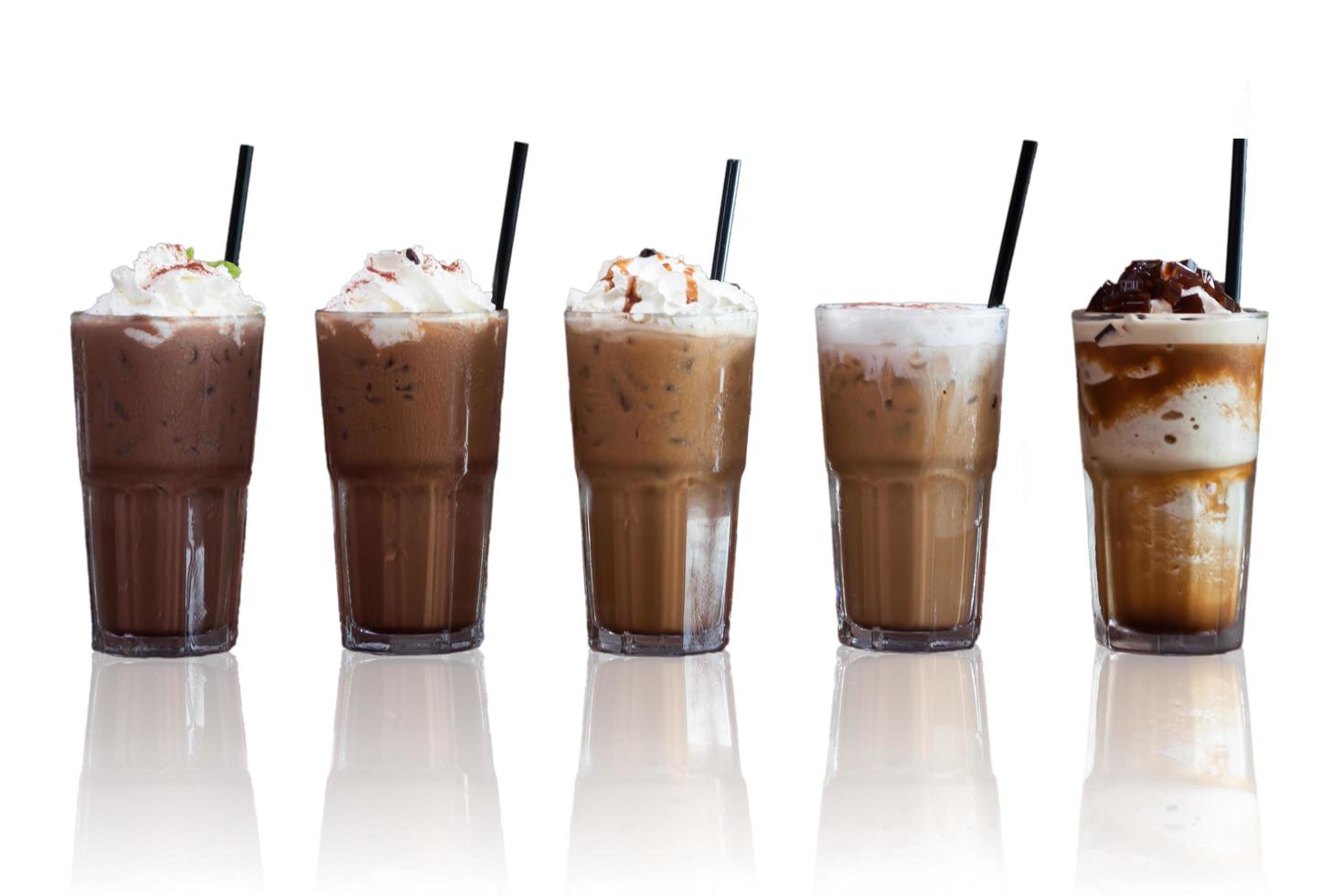 Eiskaffee auf weißem Grund foto