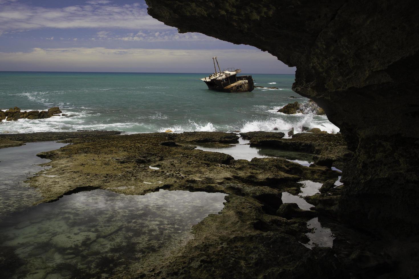 Arniston, Westkap, 2020 - Schiff im Meer foto