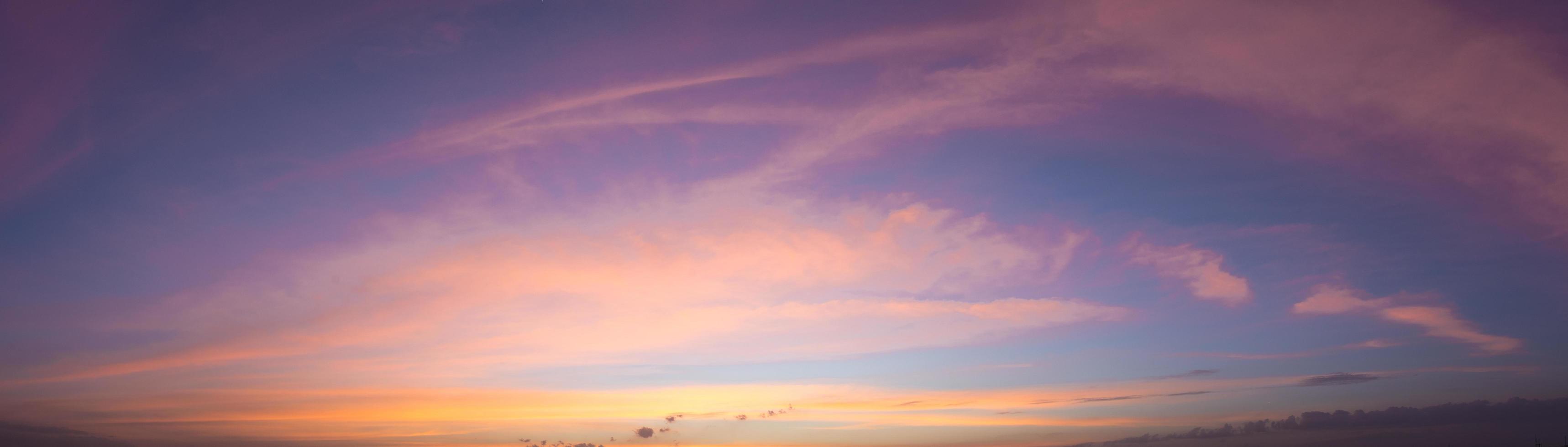 Himmel bei Sonnenuntergang foto