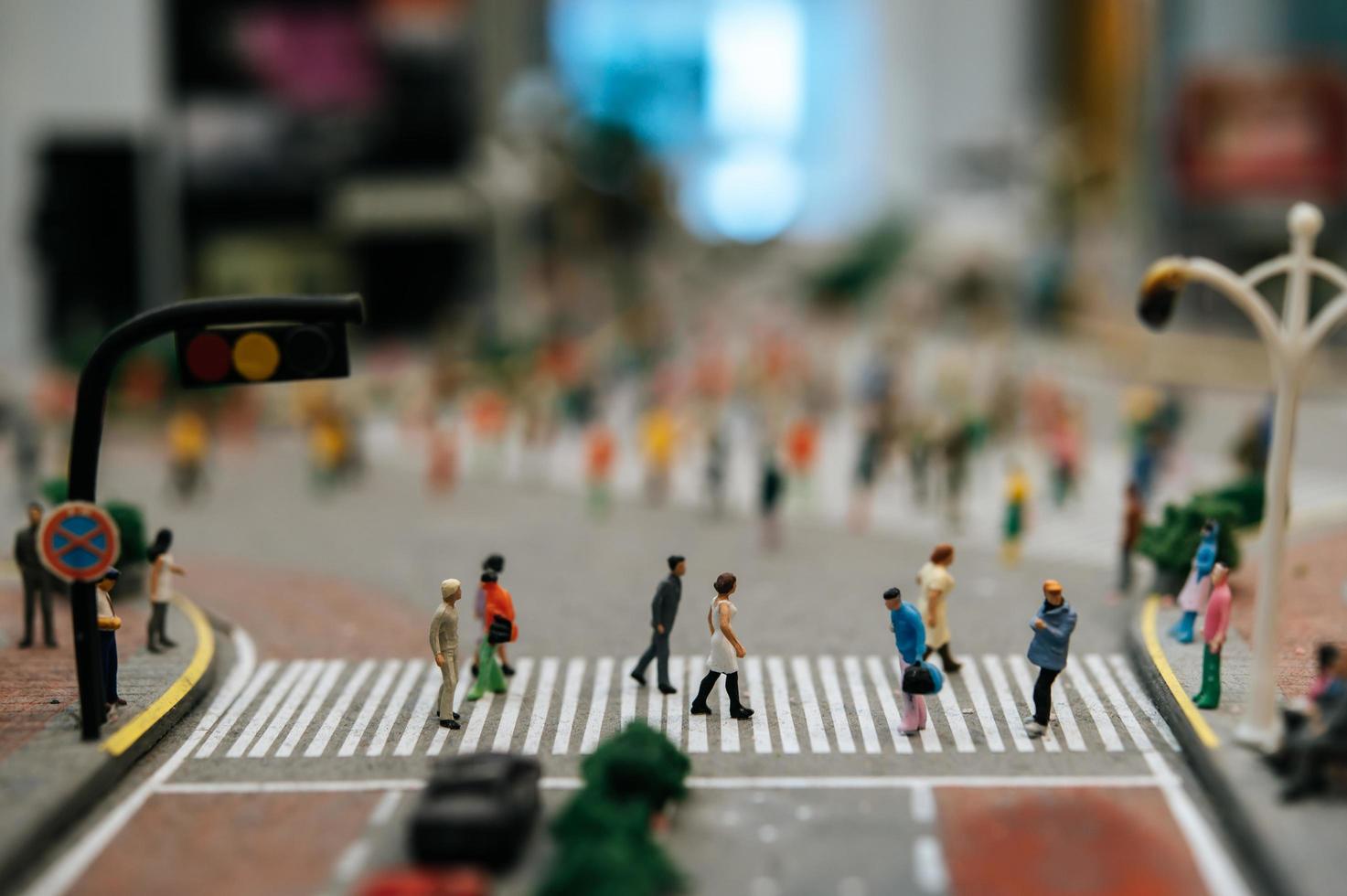 kleine Tilt Shift Leute auf der Straße foto